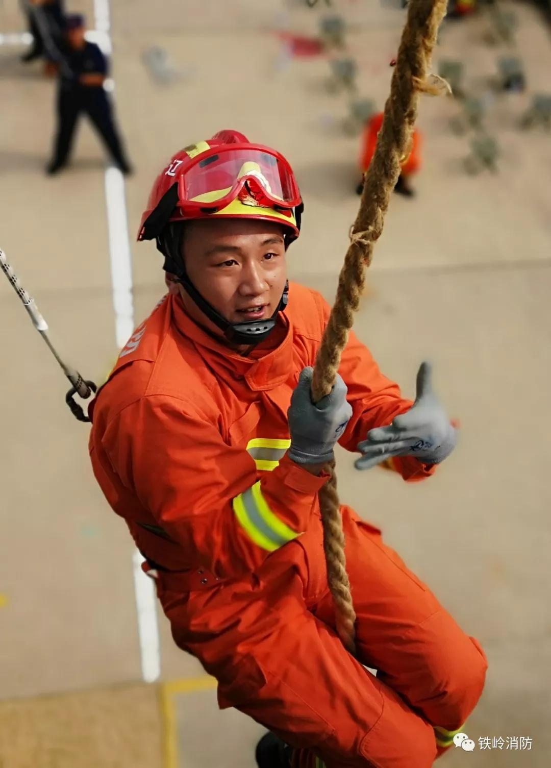 包含摔跤小组赛，雪域闪电队与中原玄武队读秒扳平，体能对抗拉满！防线高度稳定的词条