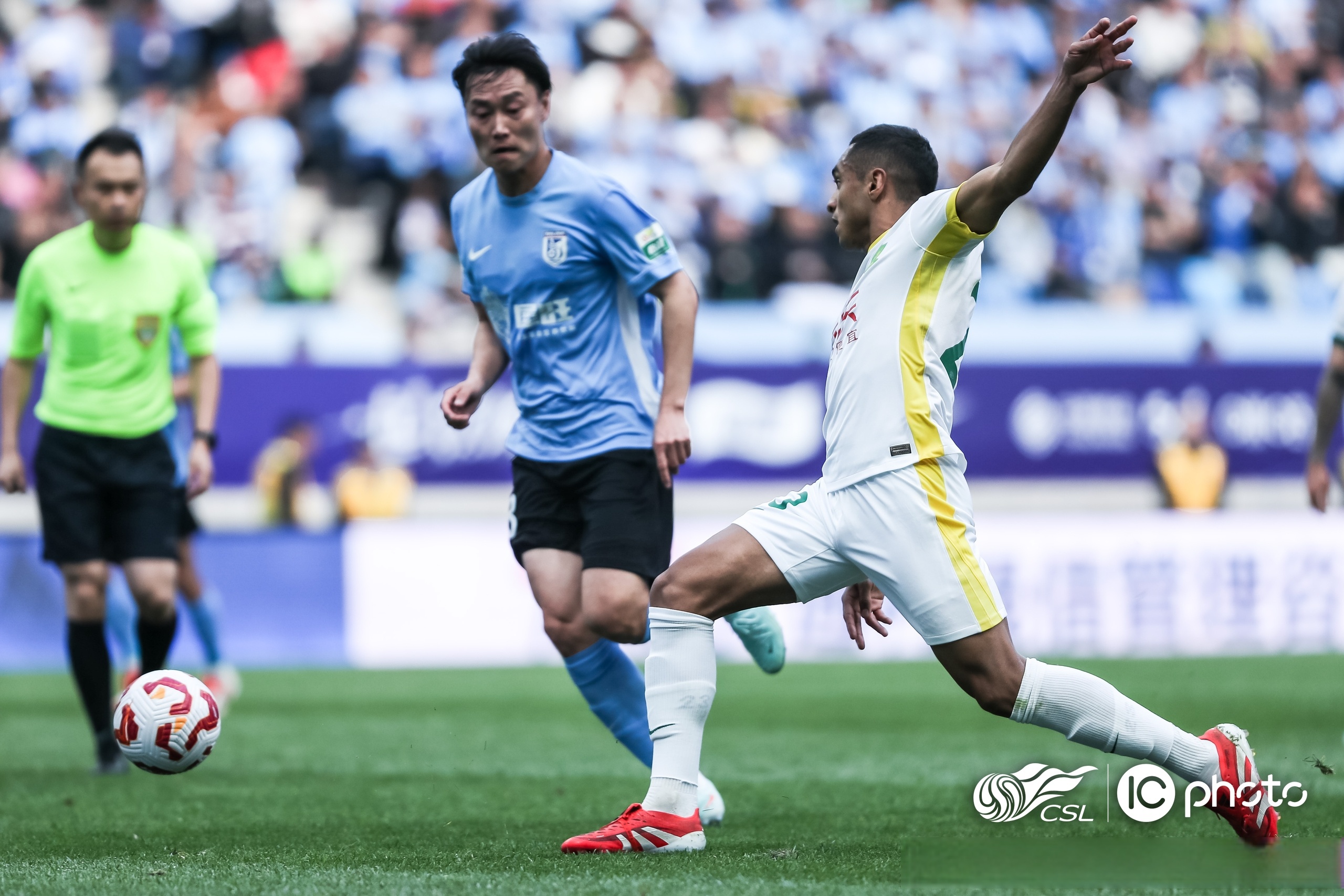 上海海港发布备战花絮,窗口期内部沟通,德国杯任务艰巨,数据趋势出现新变化的简单介绍-爱游戏体育官网