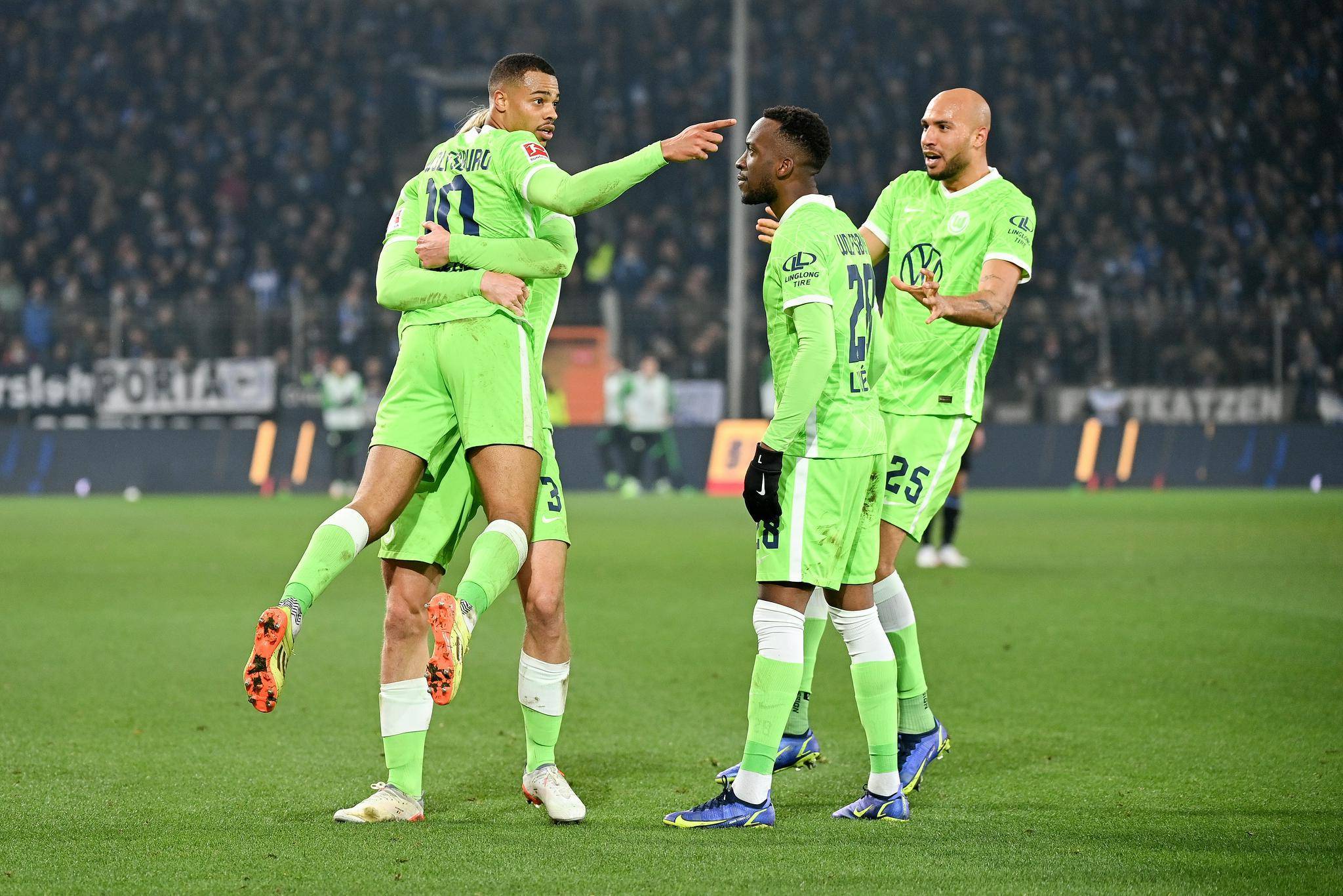 国际比赛日体能课后；费城76人外线爆发备战德甲；引发热议；赛程密集仍需轮换的简单介绍-爱游戏